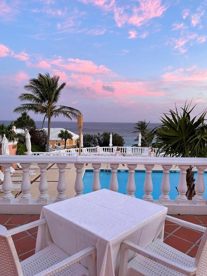 Coco Reef Bermuda Hotel Mount Pleasant Exterior photo