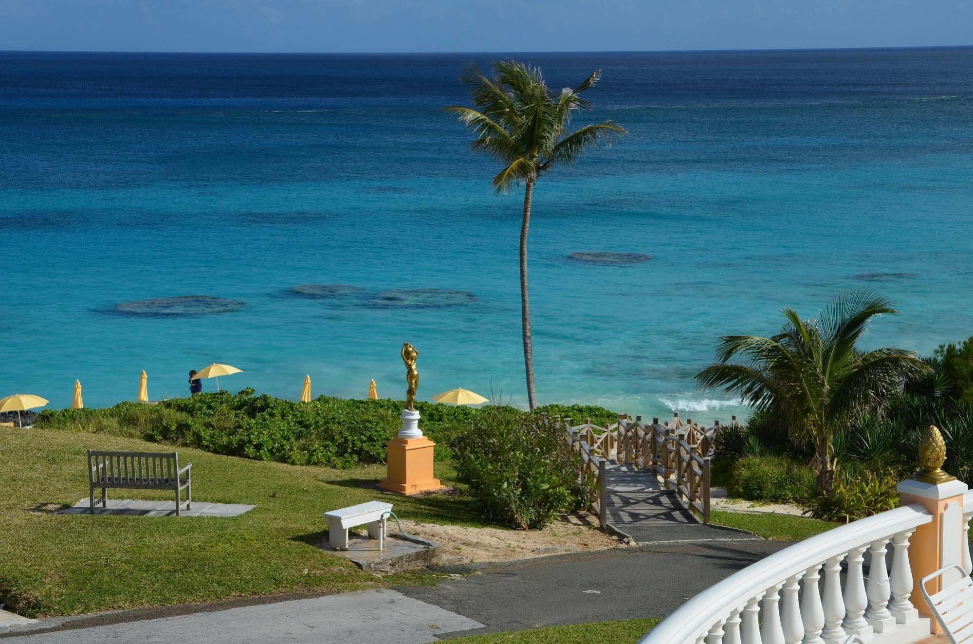 Coco Reef Bermuda Hotel Mount Pleasant Exterior photo